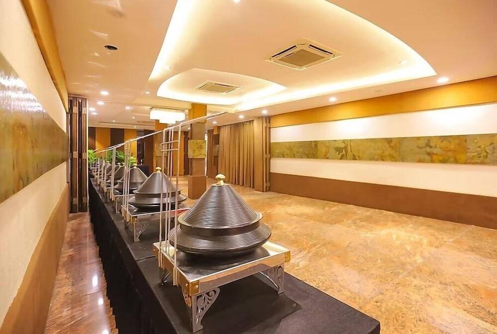 Индаур: Hotel Signature Planet