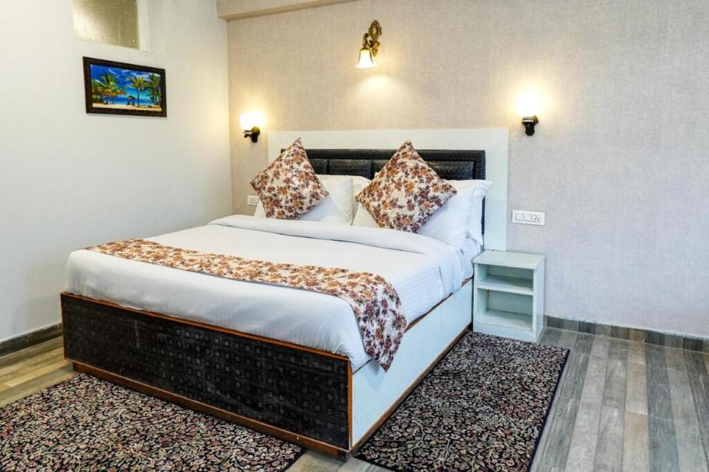 Click Sunburry Hotel Srinagar — фото 1