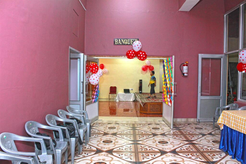 Сукха: Hotel Shikhar & Restaurant