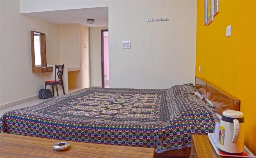 Сукха: Hotel Shikhar & Restaurant