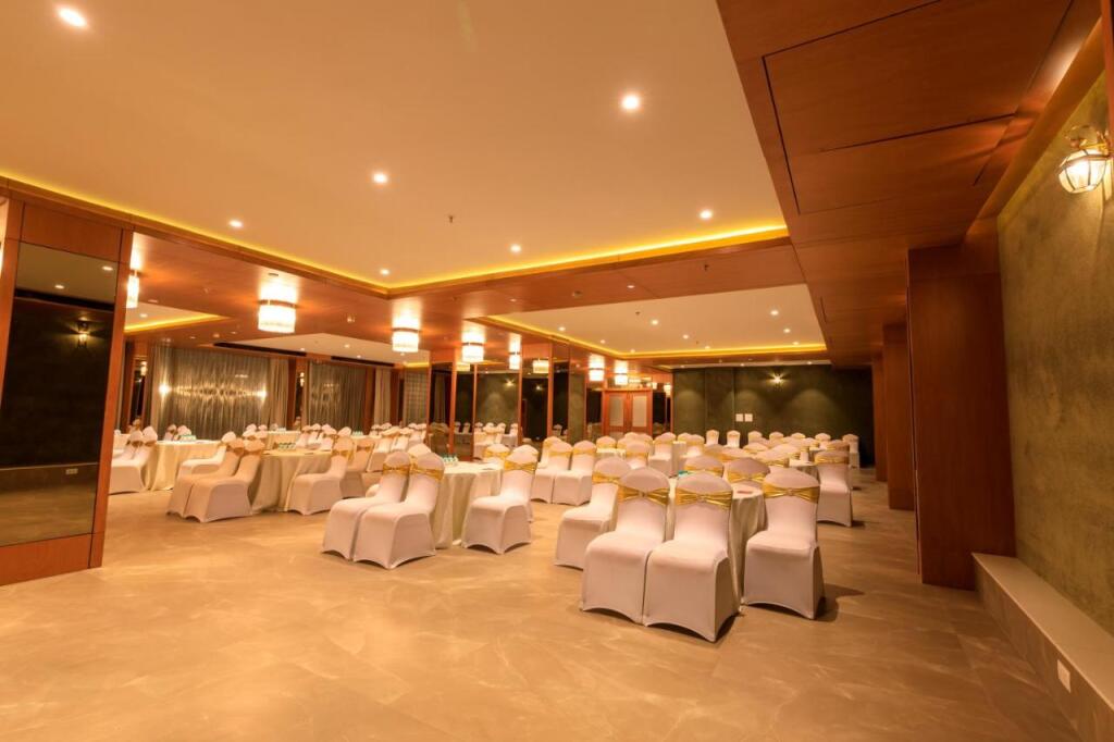 Джамнагар: Lords Eco Inn Jamnagar Apple Gate