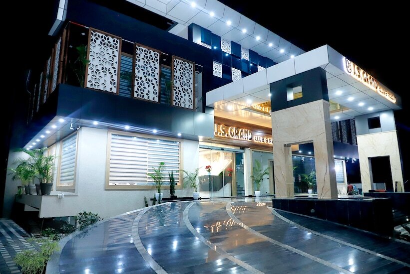 Крепость Jhansi: Js Grand Club And Resort