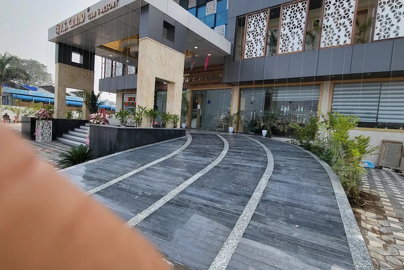 Крепость Jhansi: Js Grand Club And Resort