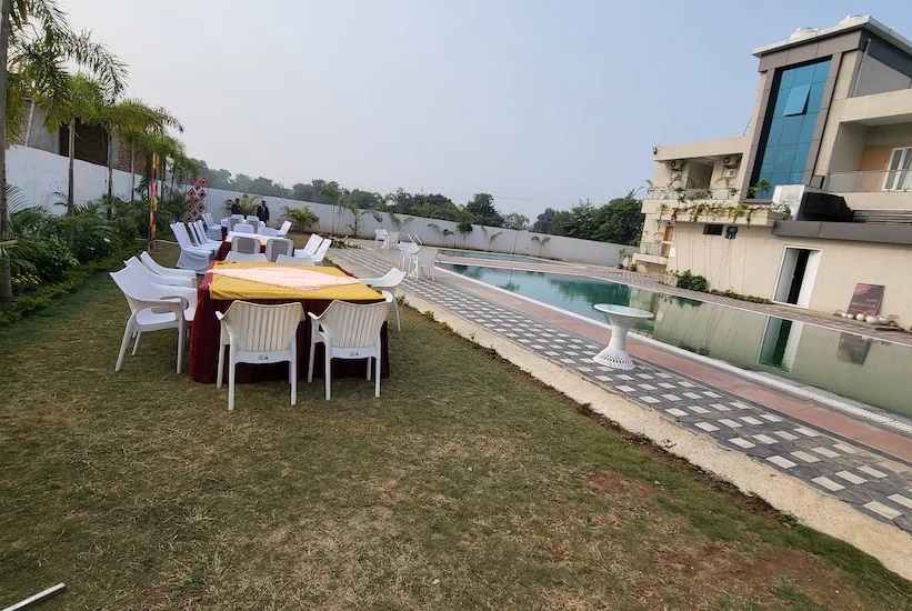 Крепость Jhansi: Js Grand Club And Resort