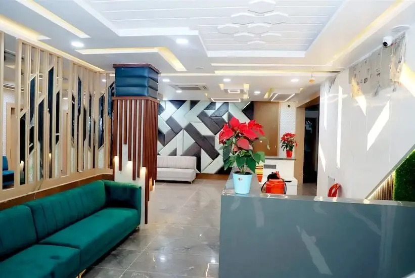 Крепость Jhansi: Js Grand Club And Resort