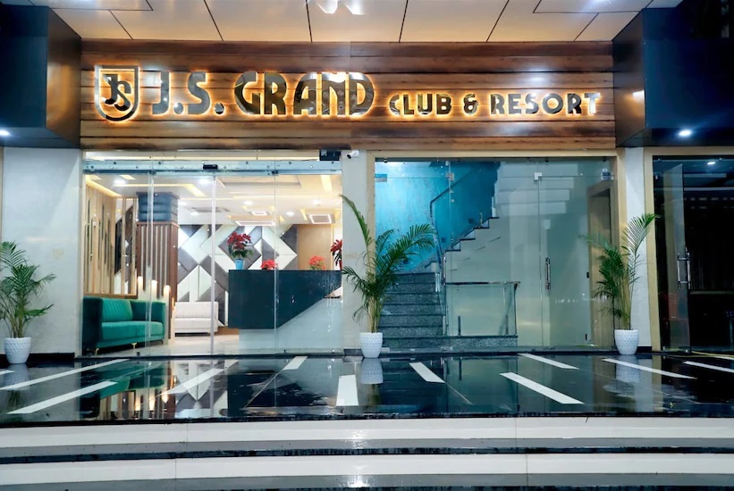 Крепость Jhansi: Js Grand Club And Resort