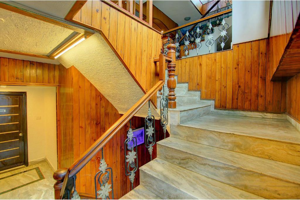 Массури: Fabhotel Dwaper