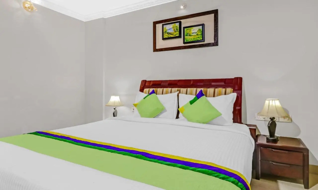Karukutty: Treebo Symphony Hotels And Resorts Angamally