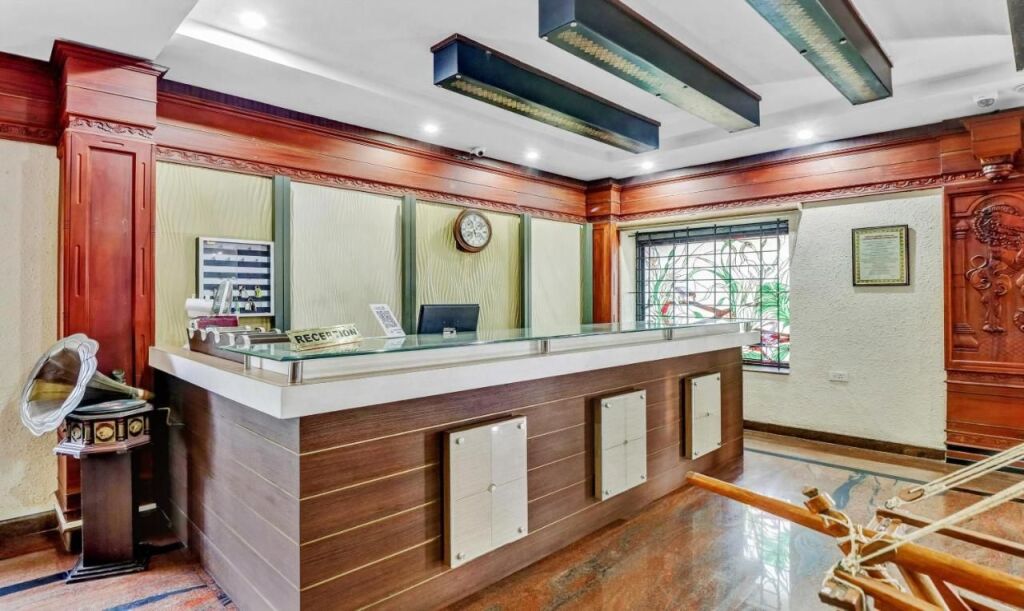 Karukutty: Treebo Symphony Hotels And Resorts Angamally