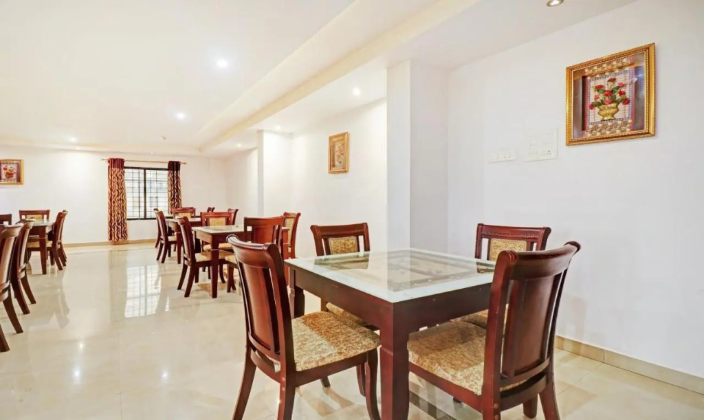 Karukutty: Treebo Symphony Hotels And Resorts Angamally