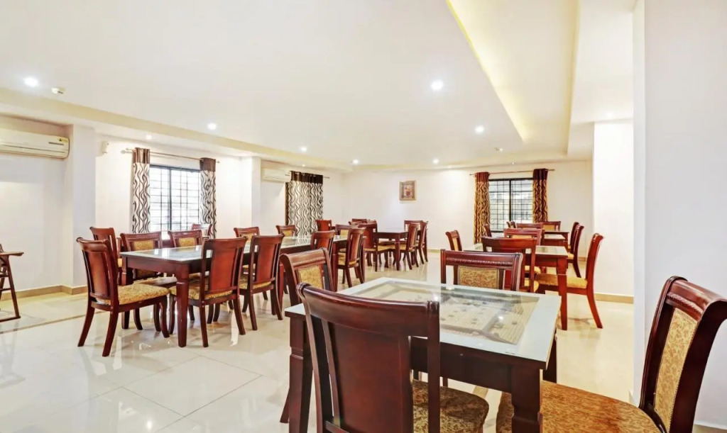 Karukutty: Treebo Symphony Hotels And Resorts Angamally