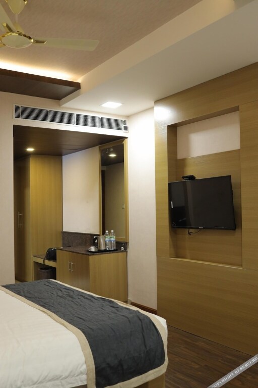 Карур: KRV Meridian