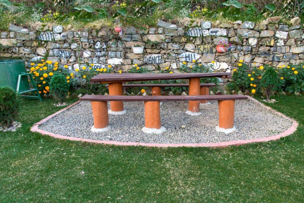 Казаули: Wildleaf Kasauli -Valley Homz