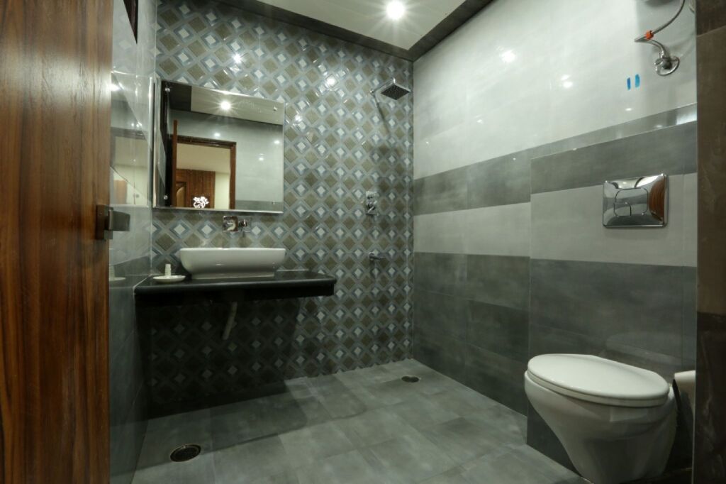 Катра: Hotel Katra Grand