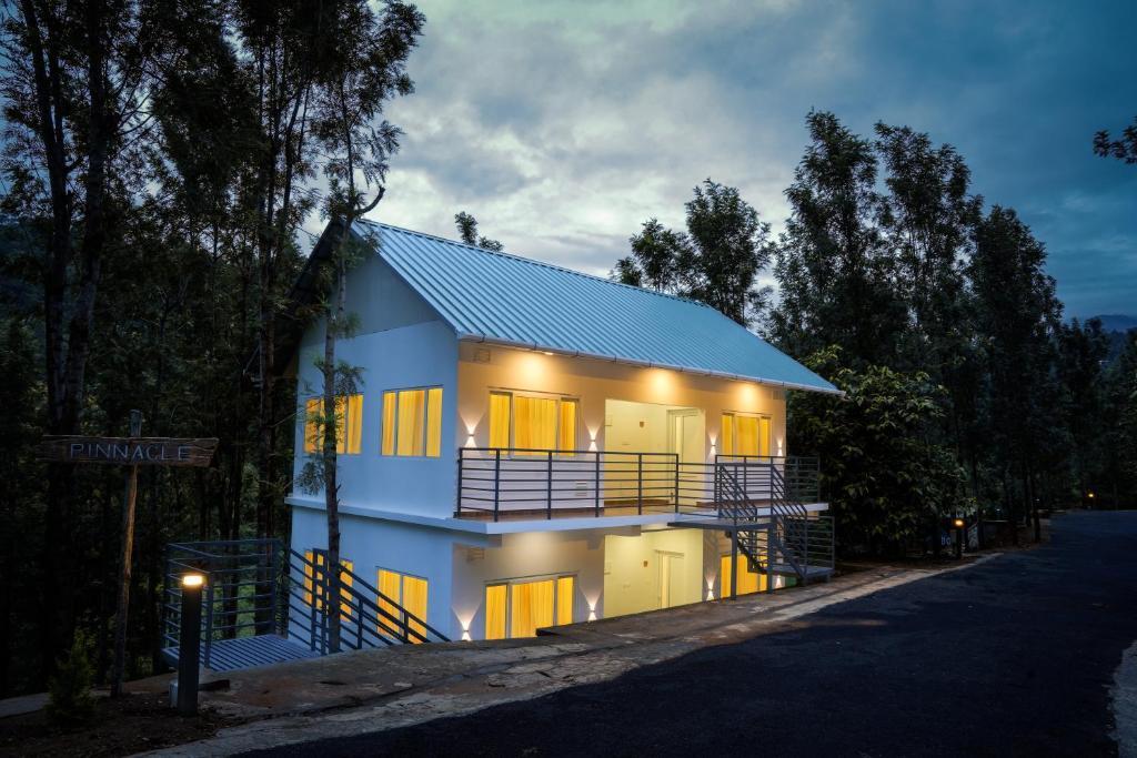 Валпарай: Misty Range Resorts
