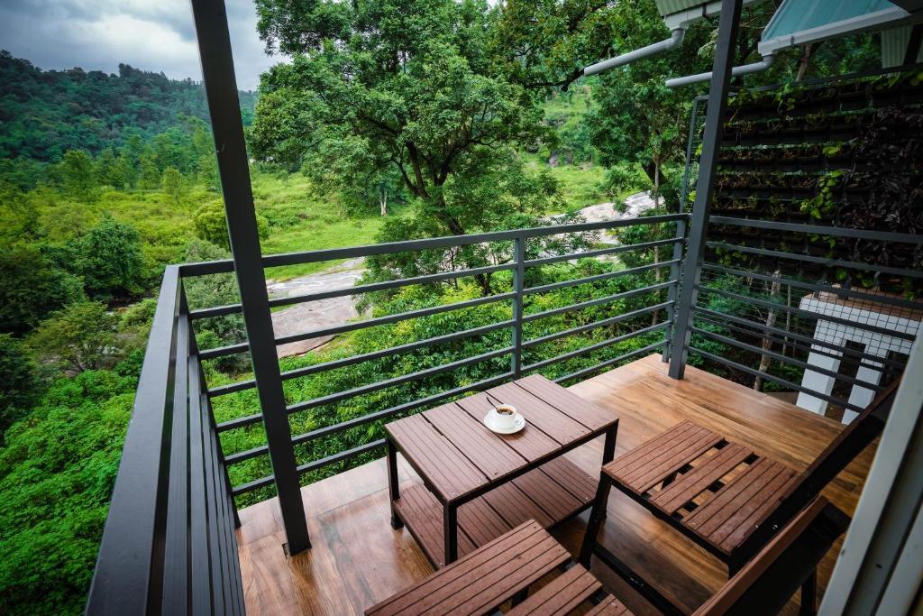 Валпарай: Misty Range Resorts