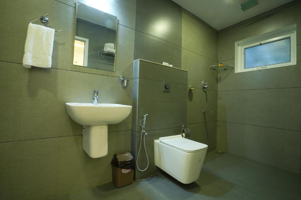 Валпарай: Misty Range Resorts