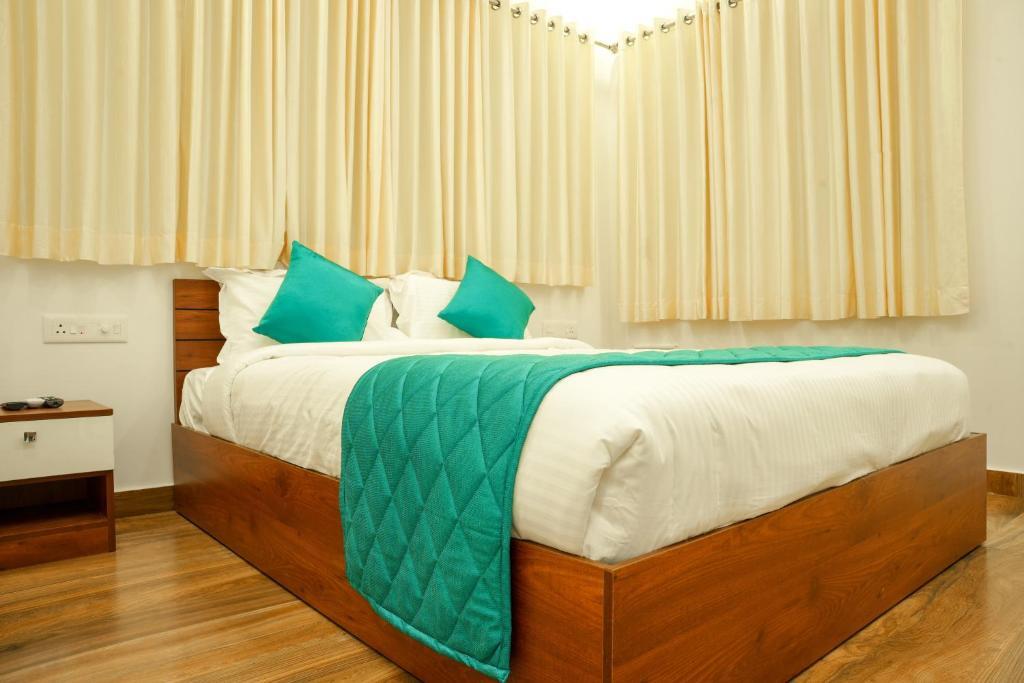 Валпарай: Misty Range Resorts