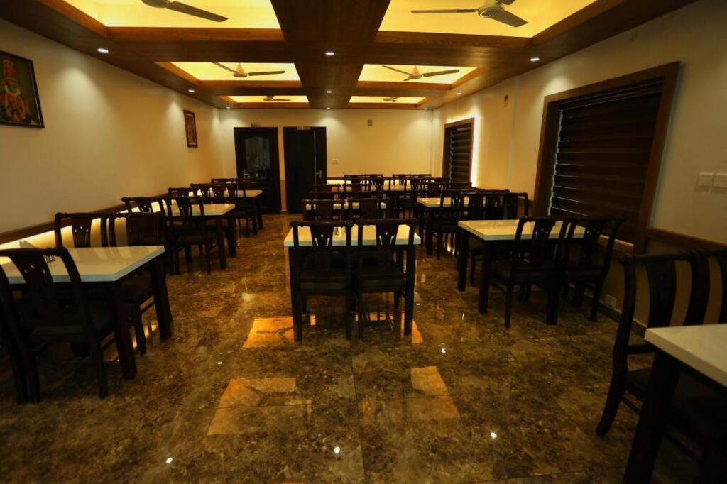 Куттикканам: CeeCee Grand Resort