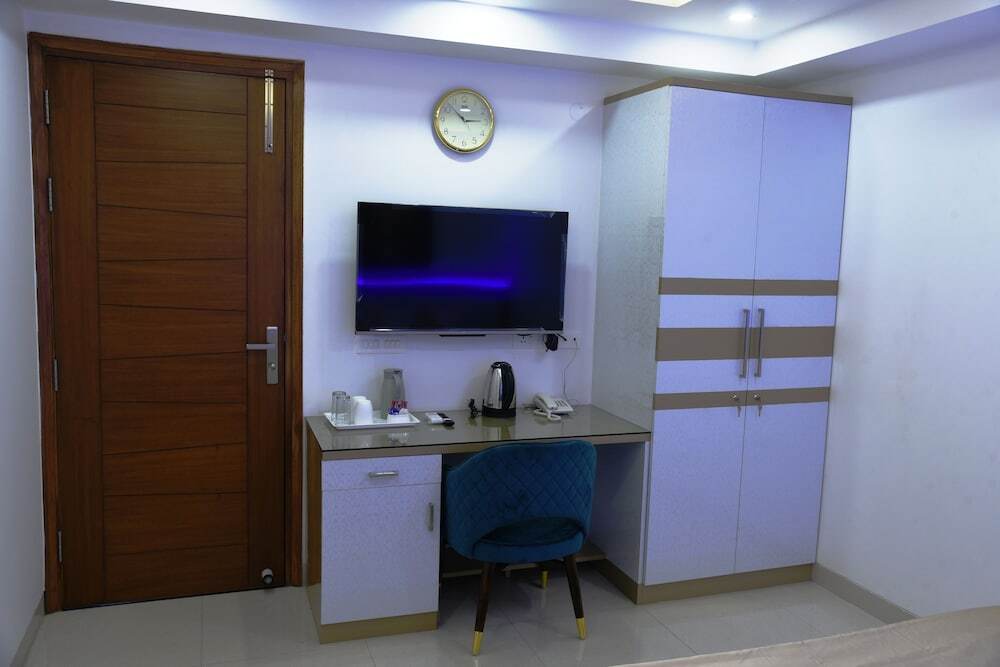 Гуруграм: Pacific Inn Sec. 46