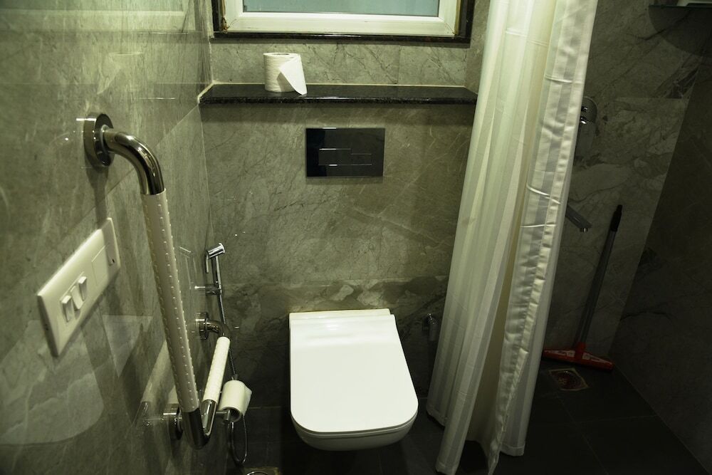 Гуруграм: Pacific Inn Sec. 46