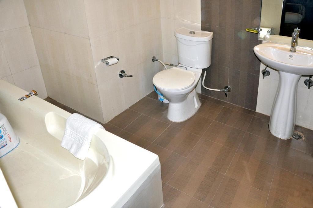Катра: Hotel Mount View International