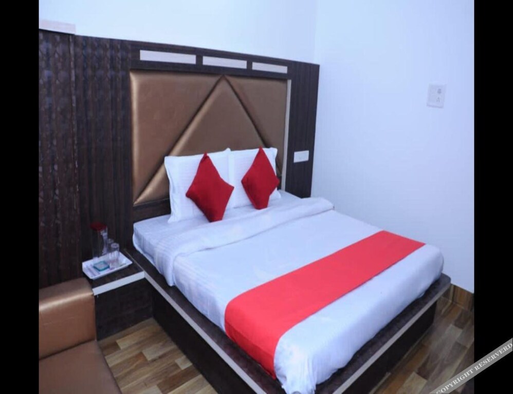 Катра: Hotel lords Paradise