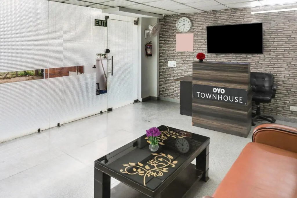 Гуруграм: Oyo Townhouse 1110 Hotel Akshay