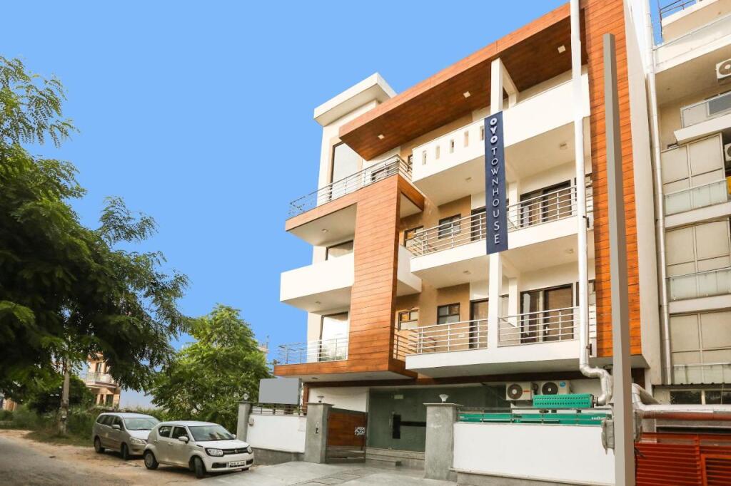 Гуруграм: Oyo Townhouse 1110 Hotel Akshay