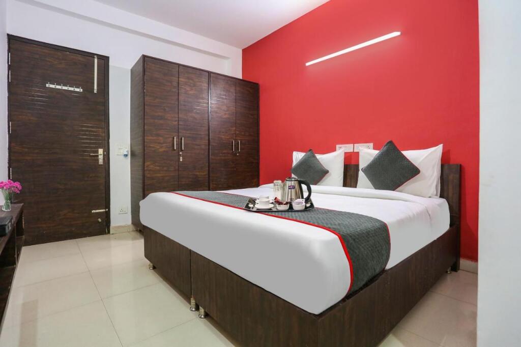 Гуруграм: Oyo Townhouse 1110 Hotel Akshay