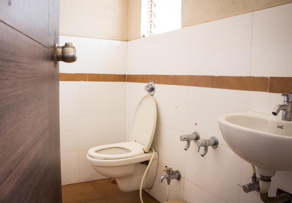 Колхапур: Hotel Aashish Deluxe Pet Friendly