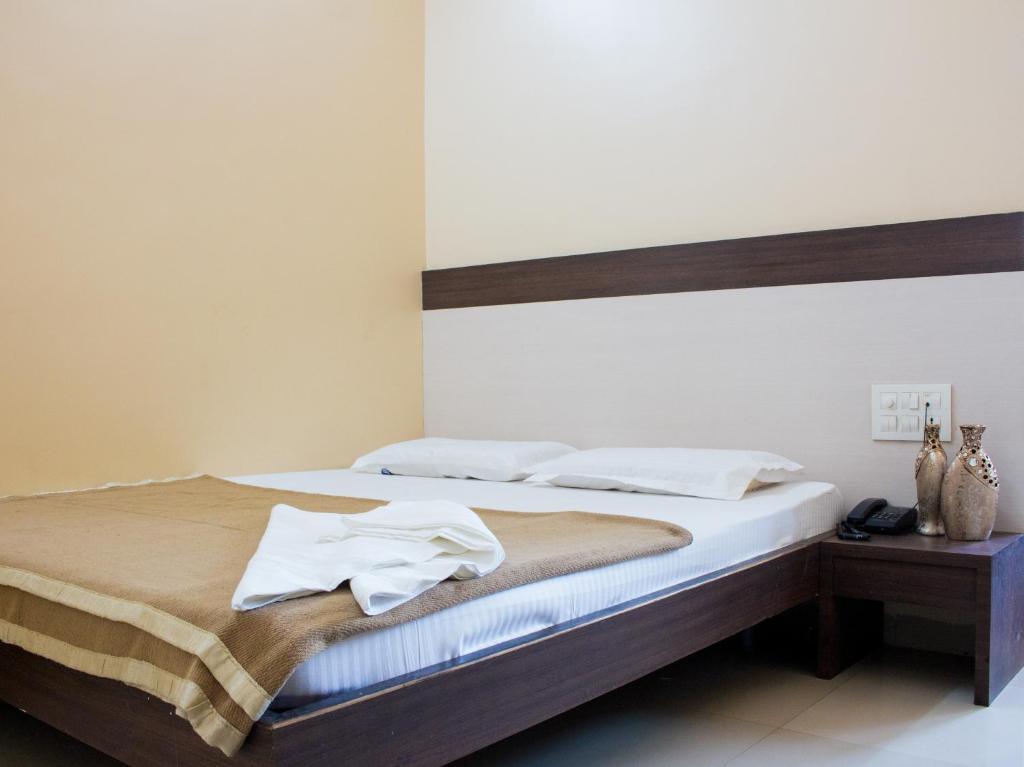Колхапур: Hotel Aashish Deluxe Pet Friendly