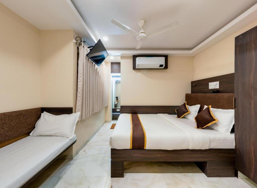 Колхапур: Hotel Athitya Satkar