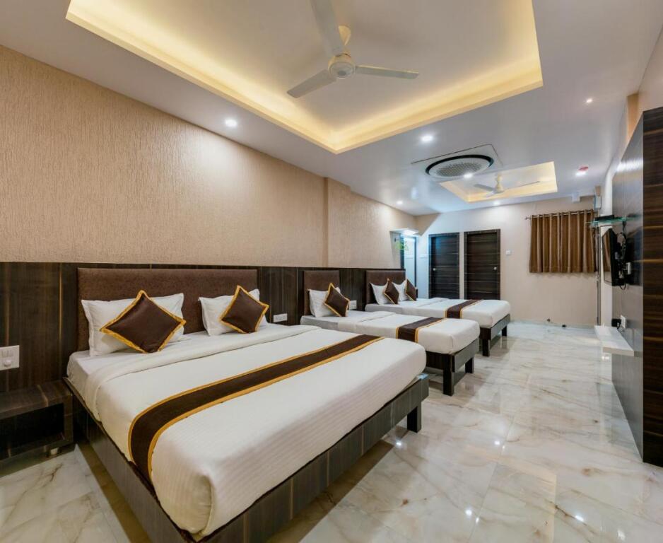 Колхапур: Hotel Athitya Satkar