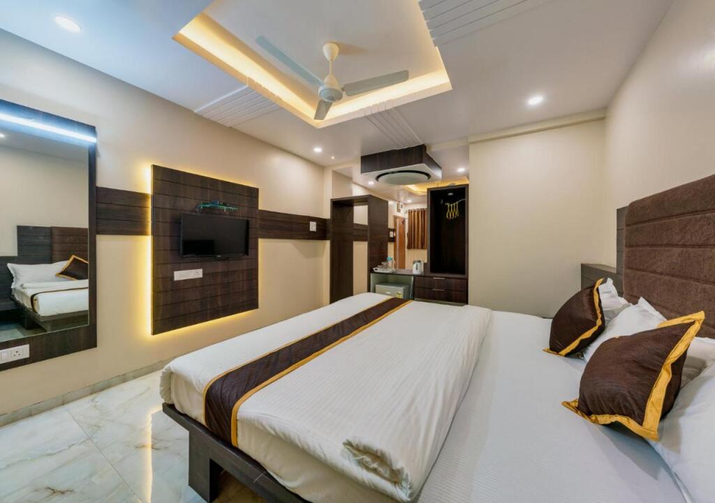 Колхапур: Hotel Athitya Satkar