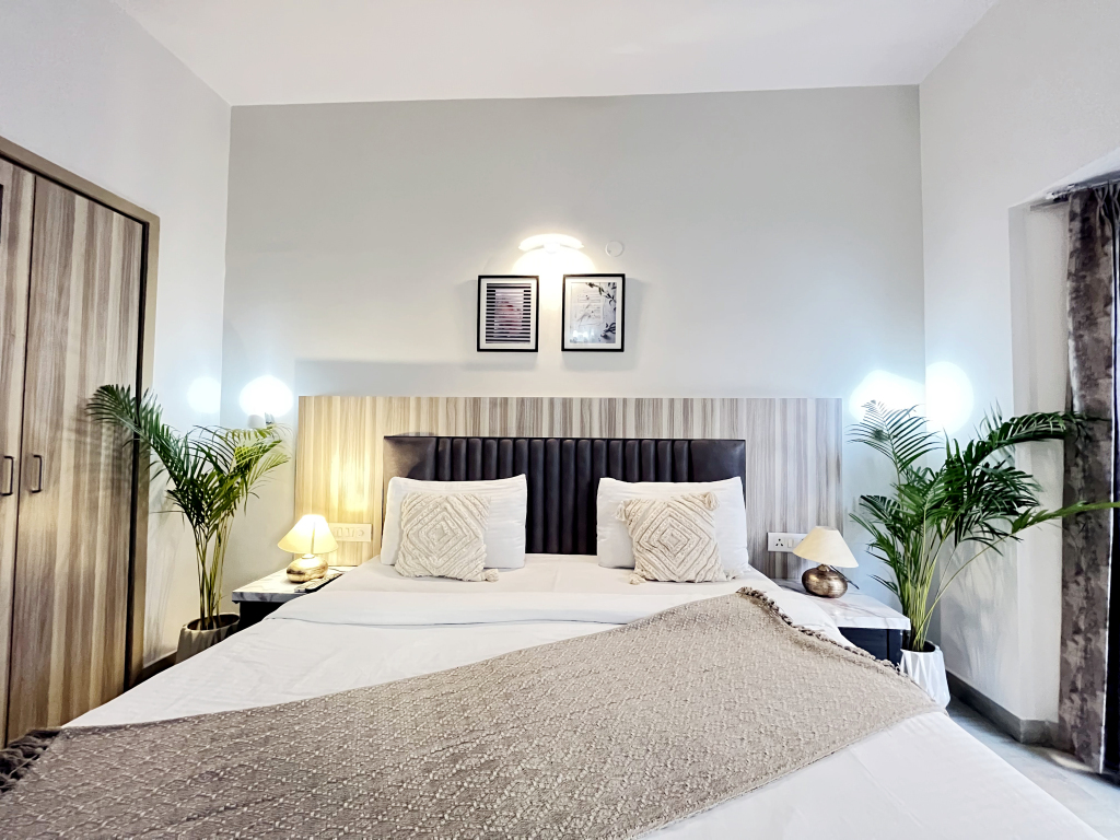 Гуруграм: Bedchambers Luxurious 1Bhk Serviced Apartment