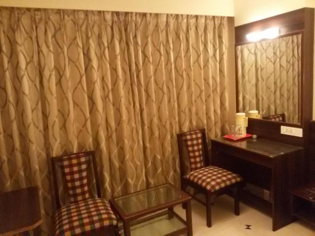 Колхапур: Hotel Elegant Grand