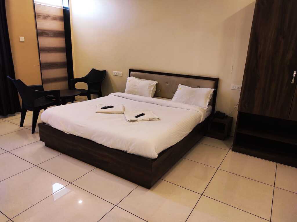 Колхапур: Hotel Golden Eagle