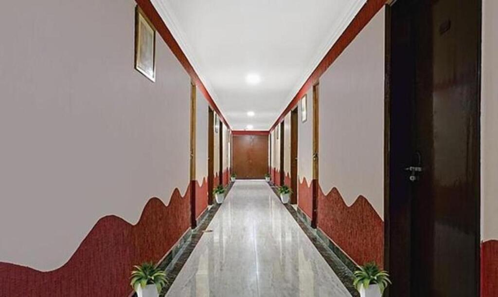 Варанаси: Fabhotel K H Bar And Rest