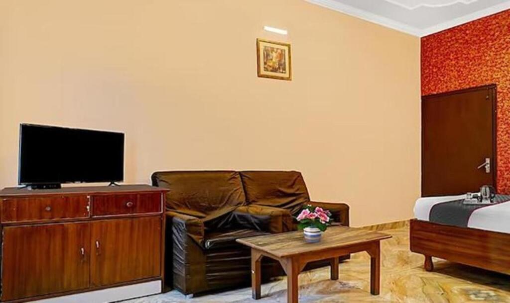 Варанаси: Fabhotel K H Bar And Rest