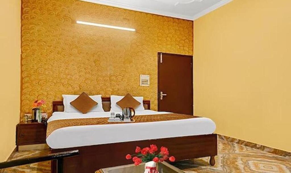 Варанаси: Fabhotel K H Bar And Rest