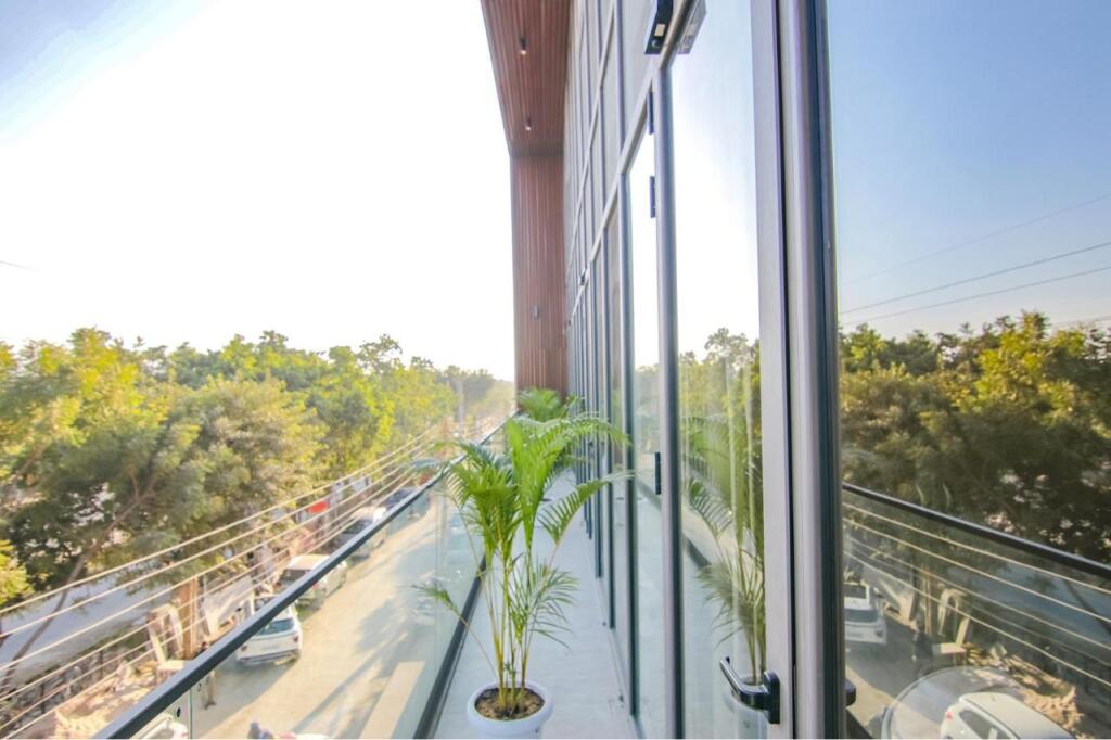 Гуруграм: Saltstayz Grand Sky - Unitech Cyber Park