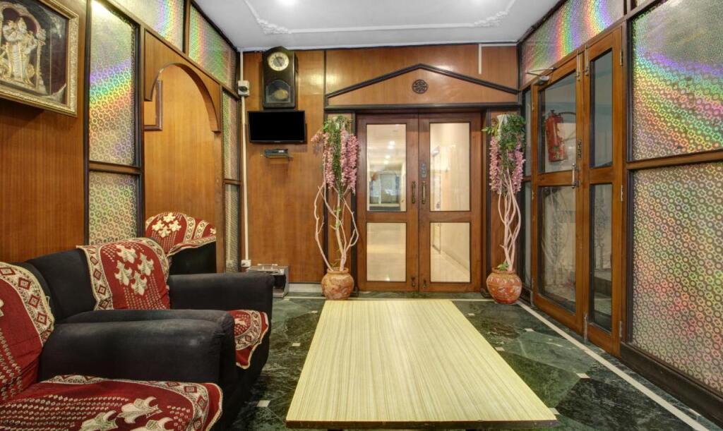 Колката: Treebo Mira Inn