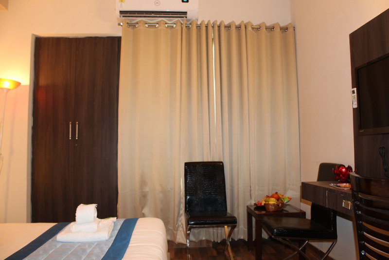 Гуруграм: Pacific Inn Sec 45