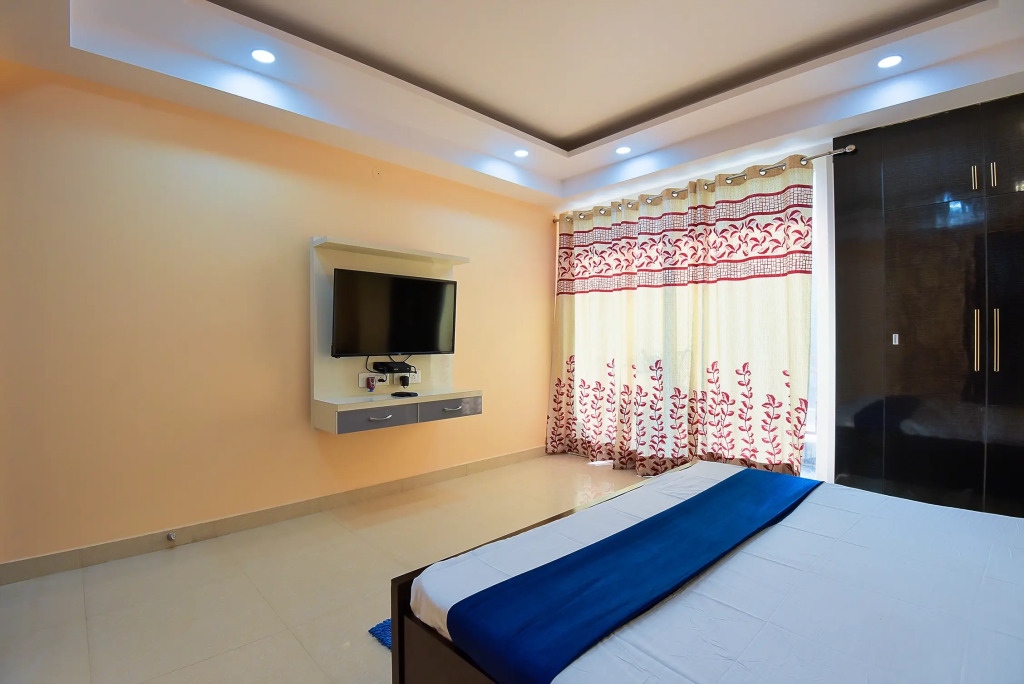 2BHK Serviced Apartment near Medicity @BedChambers — фото 4