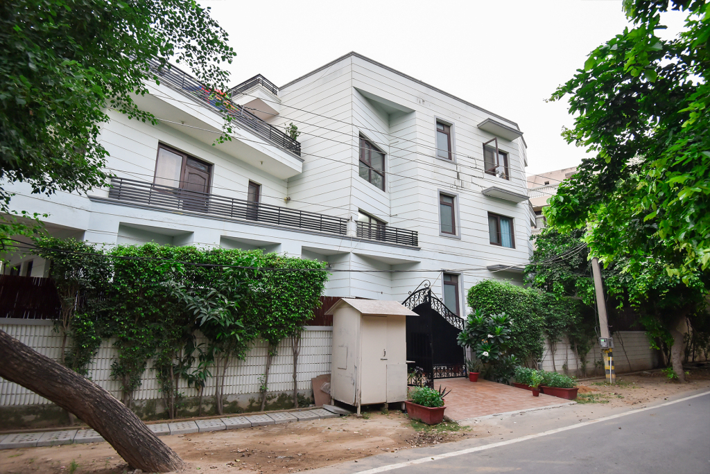 Гуруграм: Private Studio Apartment In Sushant Lok Gurgaon