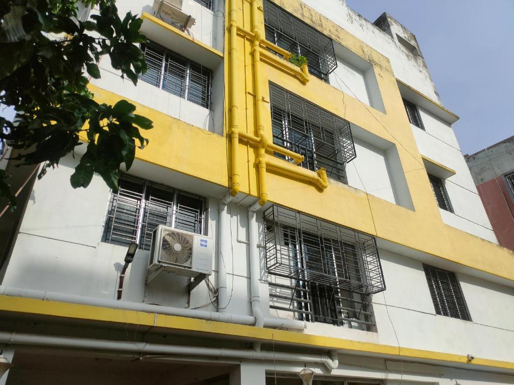 Колката: STAYMAKER Mishika Guest House
