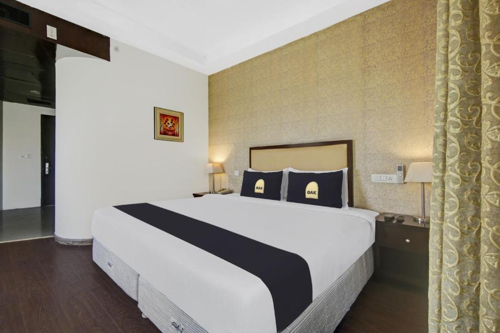 Гуруграм: Townhouse OAK Hotel Greenvill