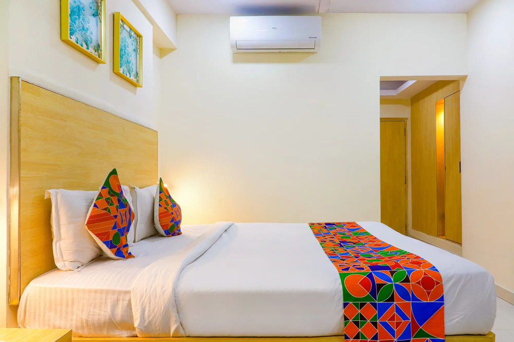 Виджаявада: FabHotel Swarnas