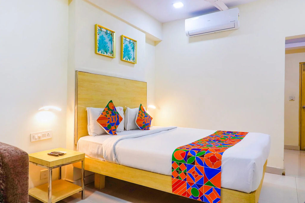 Виджаявада: FabHotel Swarnas